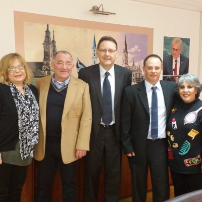 בסרביה Pancevo עם ראש העיר